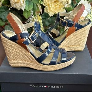 NIB Tommy Hilfiger Navy/Brown Faye Wedge Sandal
